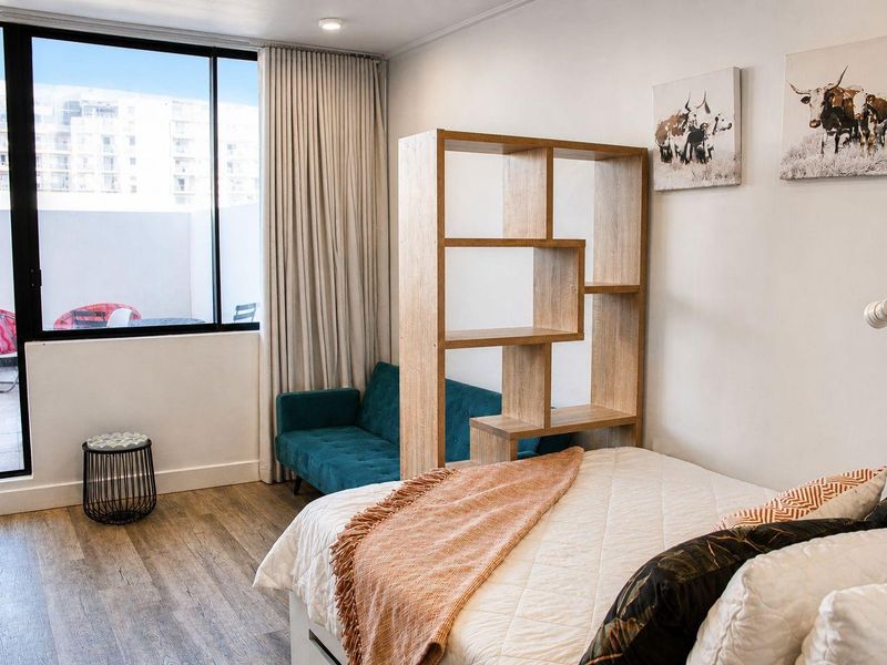 Fully Furnished Apartment In Woodstock with Table Mountain Views - Photo 8
