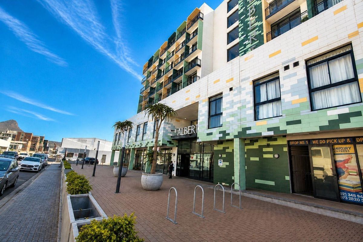 Fully Furnished Apartment In Woodstock with Table Mountain Views - Photo 4