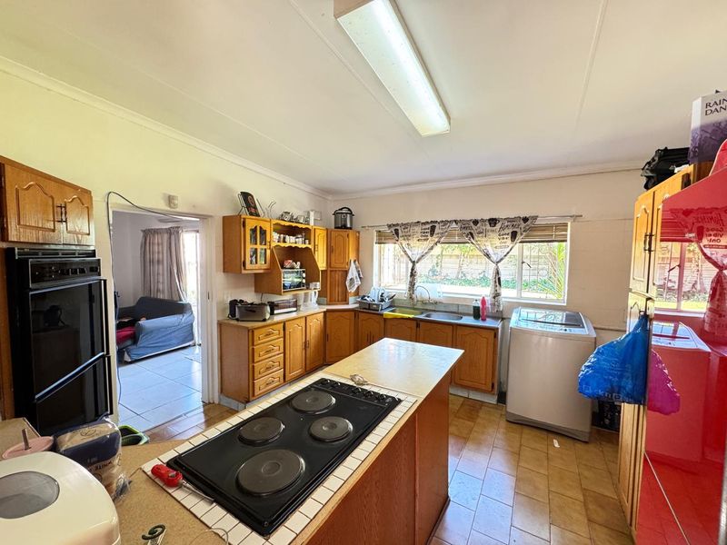 Home with a Flatlet in Schoemansville - Photo 6