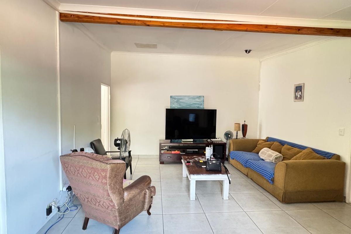 Home with a Flatlet in Schoemansville - Photo 2