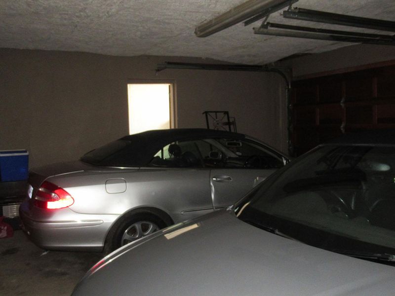 The Ultimate Value Play: Massive 3-Bedroom Fixer-Upper in Prime Mondeor - Photo 10