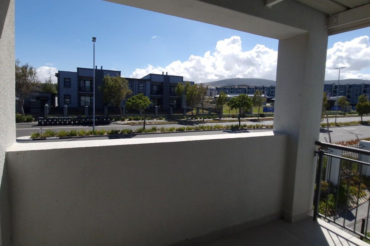 2 Bedroom Apartment To Rent in Burgundy Estate, Milnerton - Photo 5