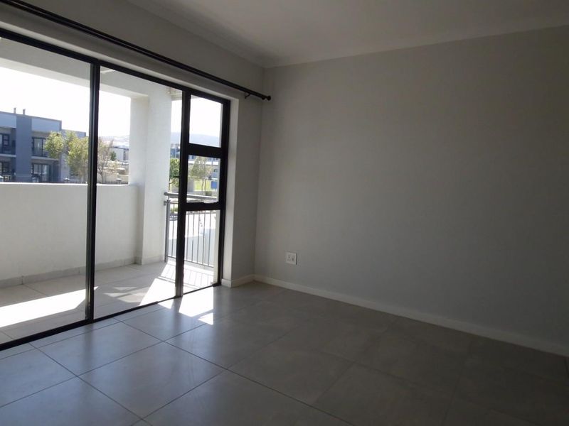 2 Bedroom Apartment To Rent in Burgundy Estate, Milnerton - Photo 4