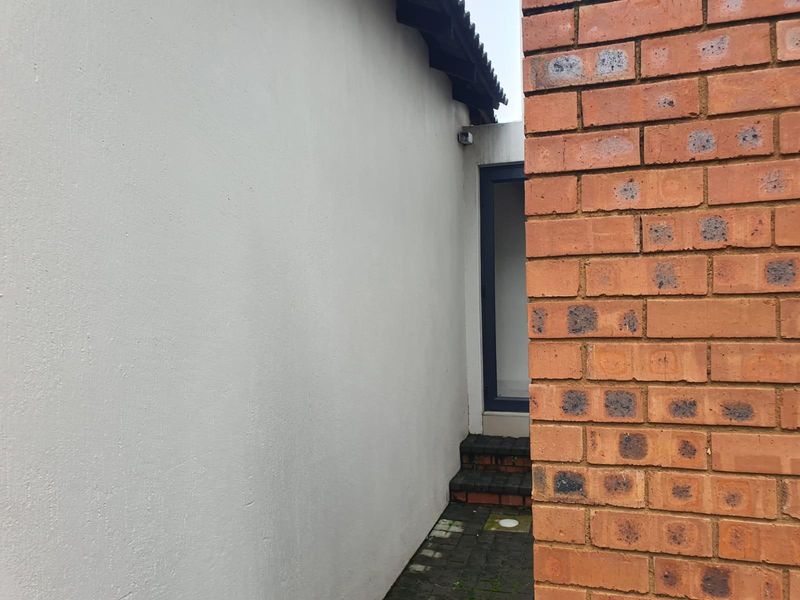 3 Bedroom full title home in Estate - Photo 10