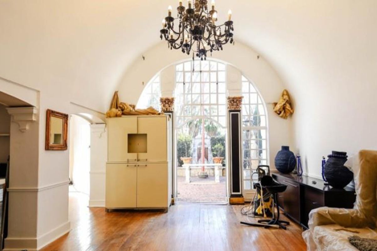 Stunning Heritage Characterful Commercial Property To Rent in Johannesburg - Photo 5