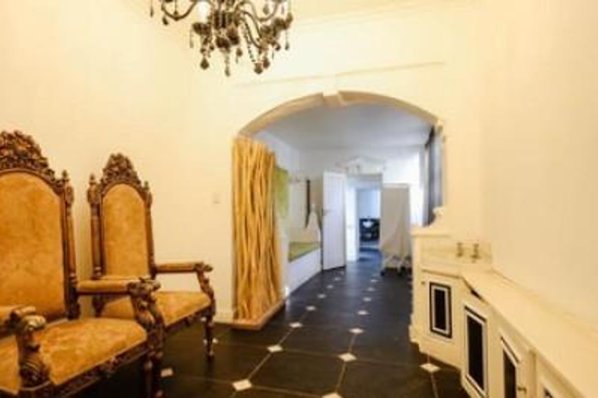 Stunning Heritage Characterful Commercial Property To Rent in Johannesburg - Photo 4