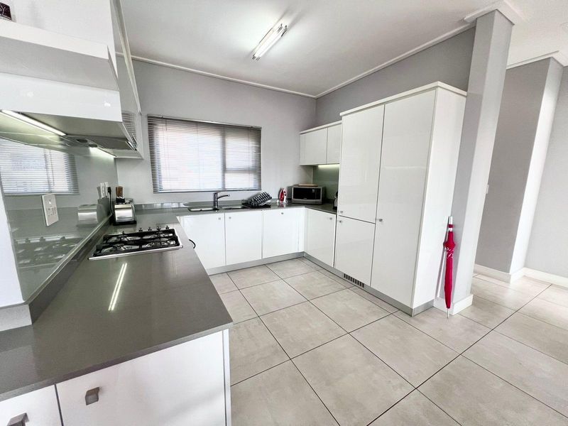 2 bedroom Penthouse For Sale in Polofields, Waterfall - Rarely available at this price point - Photo 5