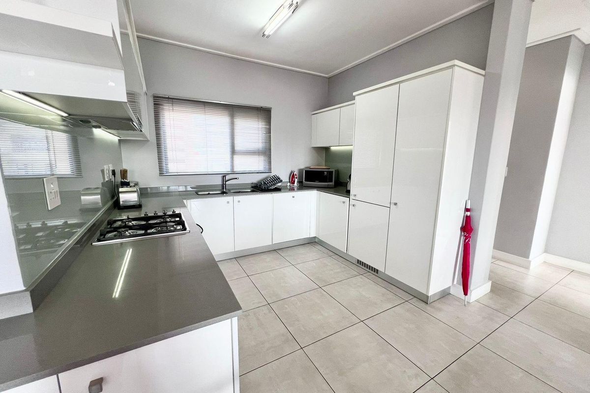 2 bedroom Penthouse For Sale in Polofields, Waterfall - Rarely available at this price point - Photo 5