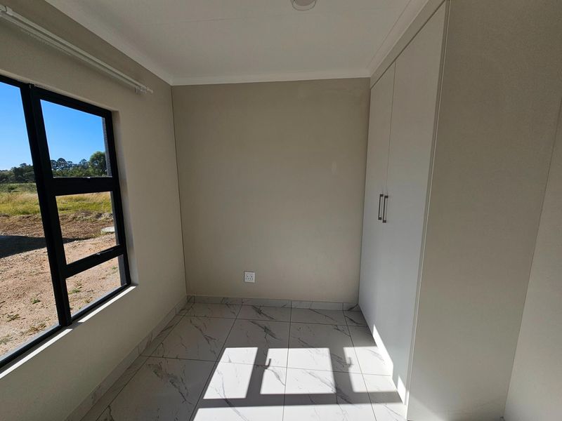 Newly Built House For Sale in Rayton - Photo 8