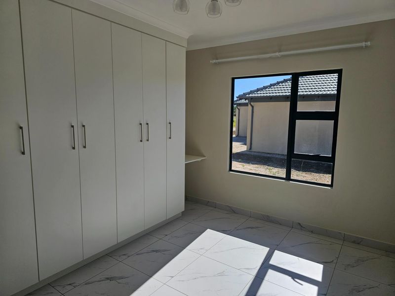 Newly Built House For Sale in Rayton - Photo 6