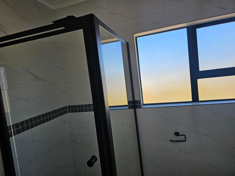 Newly Built House For Sale in Rayton - Photo 10