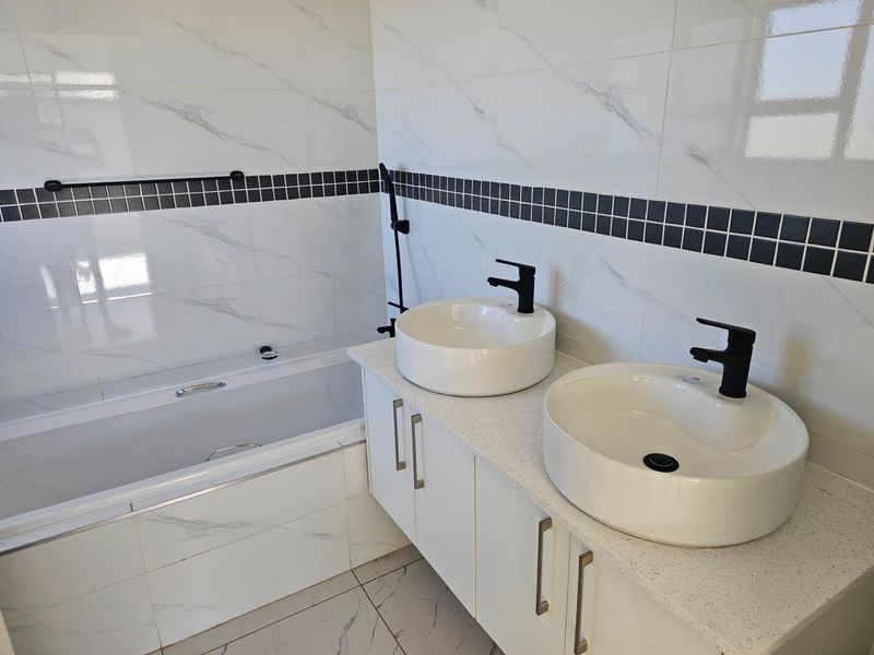 Newly Built House For Sale in Rayton - Photo 9