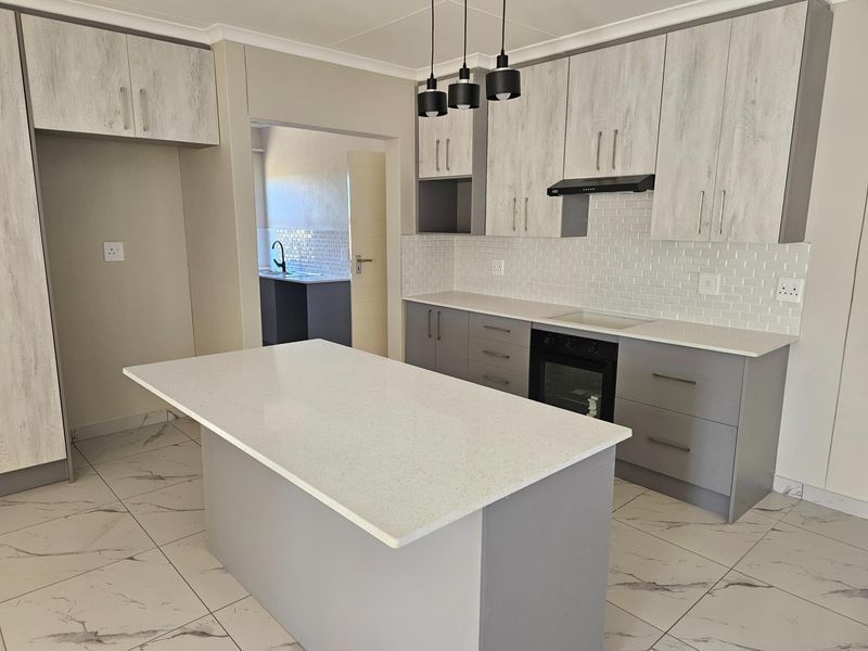 Newly Built House For Sale in Rayton - Photo 4