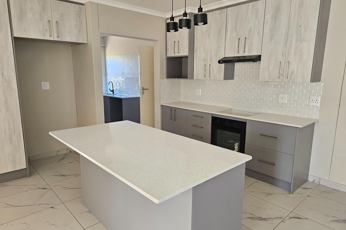 Newly Built House For Sale in Rayton - Photo 4