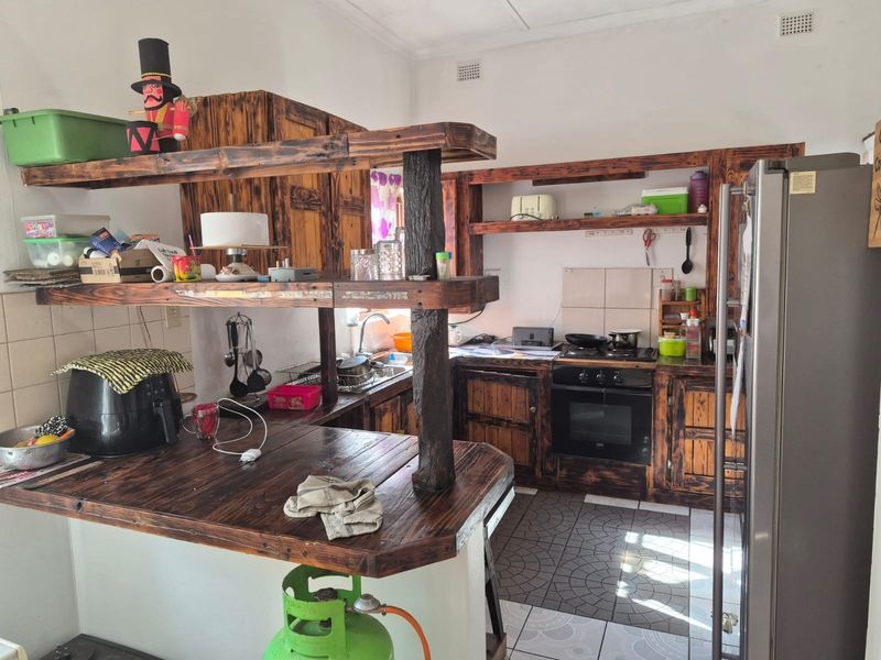 SPACIOUS FAMILY HOME WITH MODERN INCOME-GENERATING OUTBUILDING! - Photo 9