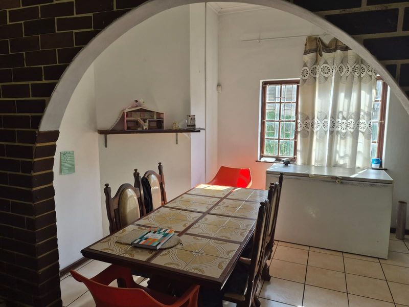 SPACIOUS FAMILY HOME WITH MODERN INCOME-GENERATING OUTBUILDING! - Photo 8