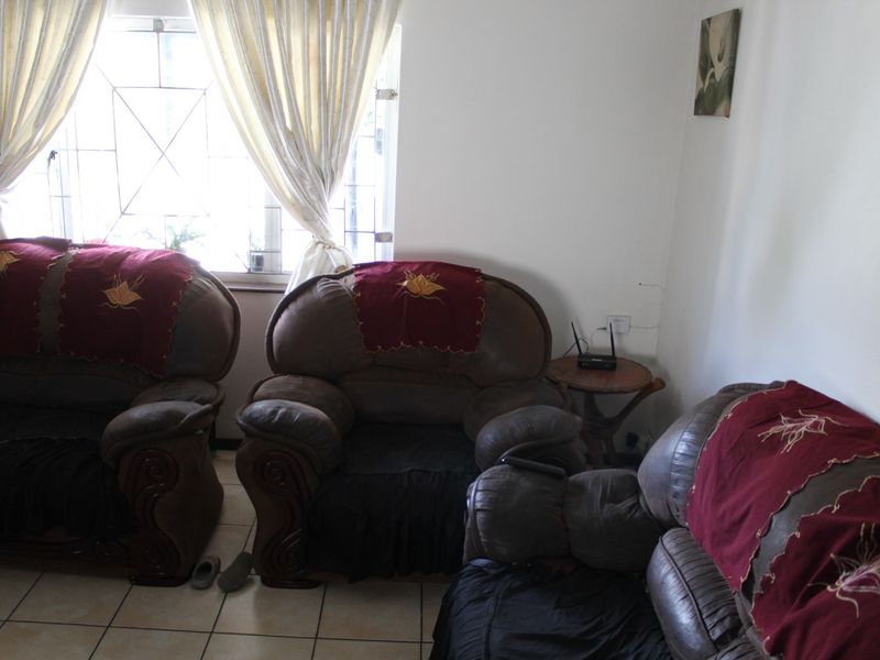 SPACIOUS FAMILY HOME WITH MODERN INCOME-GENERATING OUTBUILDING! - Photo 7