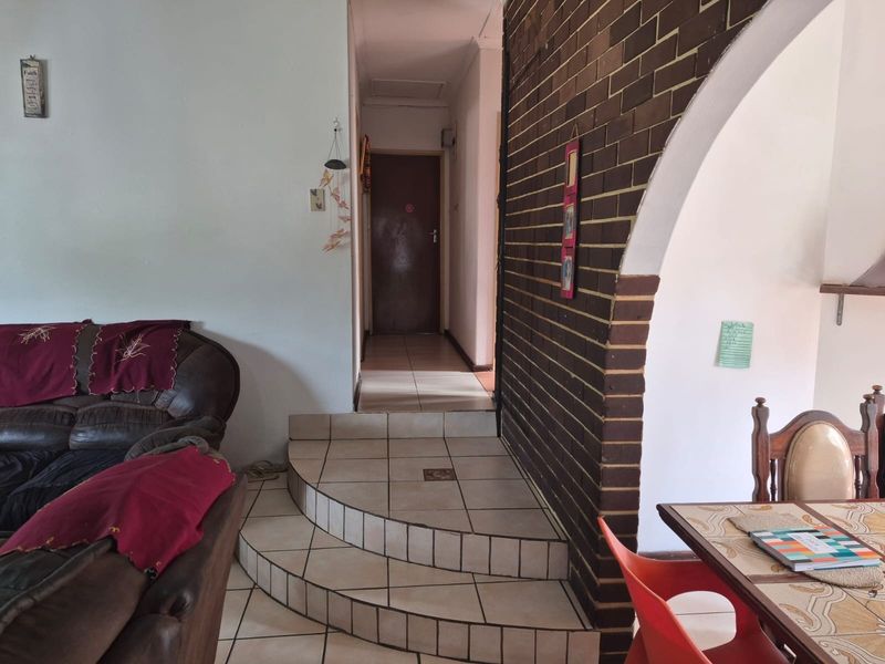 SPACIOUS FAMILY HOME WITH MODERN INCOME-GENERATING OUTBUILDING! - Photo 10