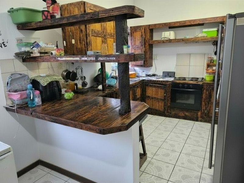 SPACIOUS FAMILY HOME WITH MODERN INCOME-GENERATING OUTBUILDING! - Photo 7