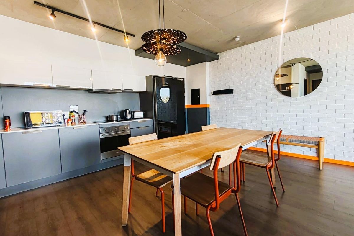 Furnished Apartment For Sale in Woodstock, Cape Town - Photo 5