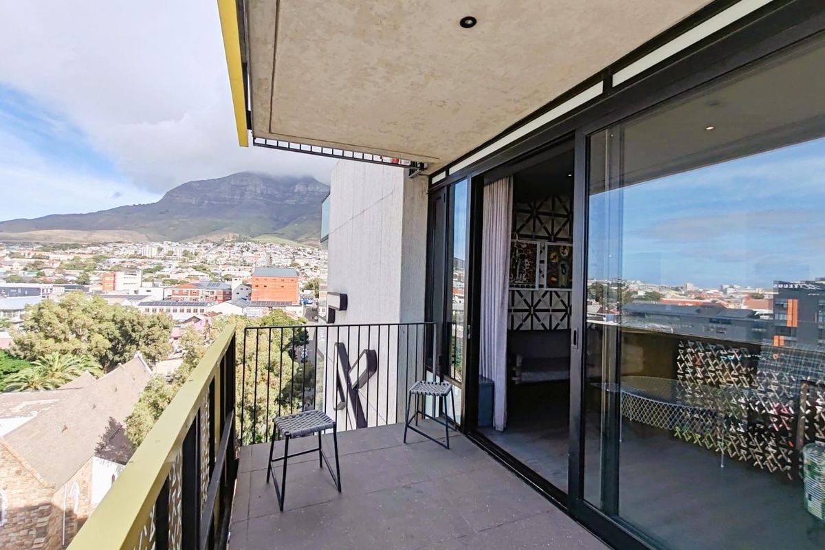 Furnished Apartment For Sale in Woodstock, Cape Town - Photo 4