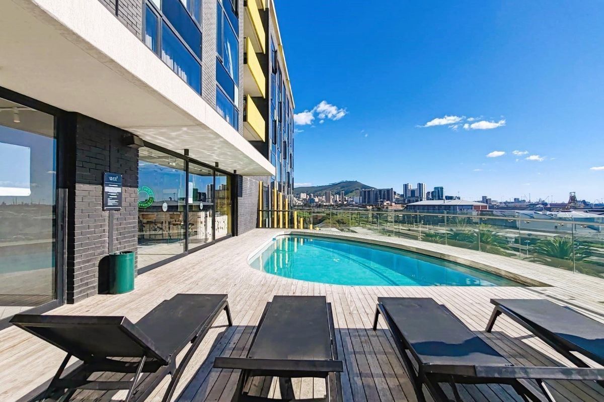 Furnished Apartment For Sale in Woodstock, Cape Town - Photo 2