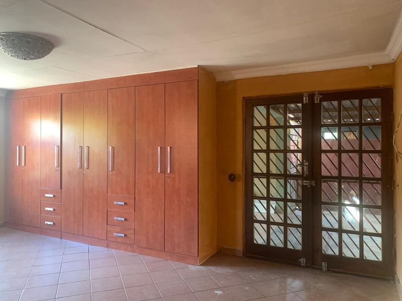 3 Bedroom House For Sale in Mahube, Pretoria - Photo 8