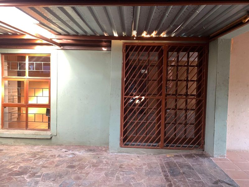 3 Bedroom House For Sale in Mahube, Pretoria - Photo 4