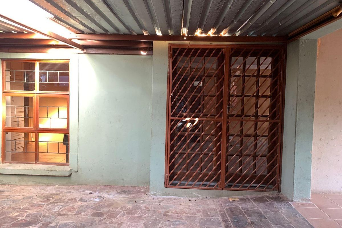 3 Bedroom House For Sale in Mahube, Pretoria - Photo 4