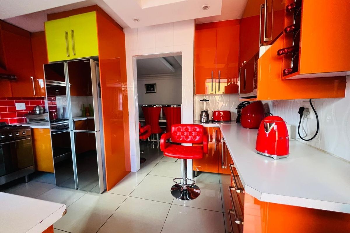 A 3-Bedroom House For Sale in Golden Gardens, Sebokeng - Photo 5