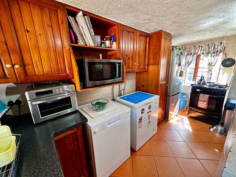 House For Sale in La Montagne, Pretoria - Photo 8