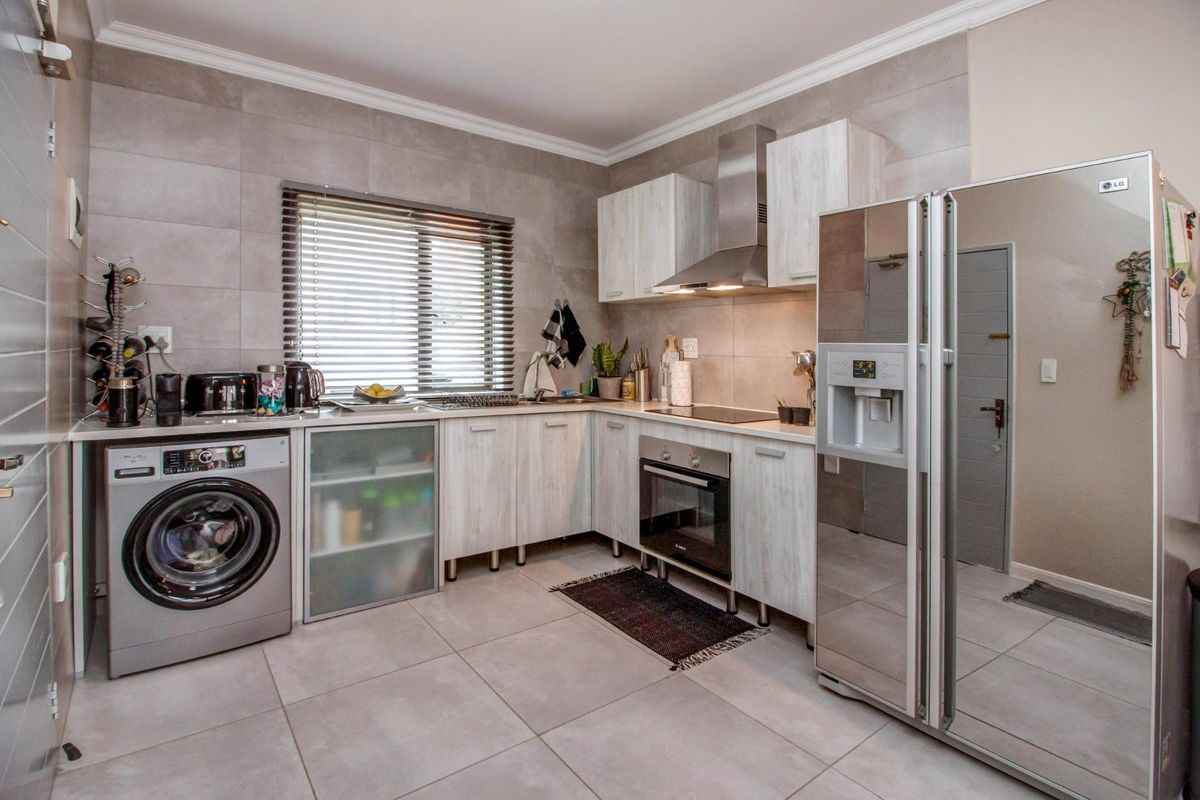 Priced to Sell 2-Bed 2-Bath Apartment - Photo 5