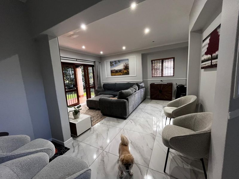 Spacious Modern Cluster with Private Garden and Estate Amenities - Photo 10