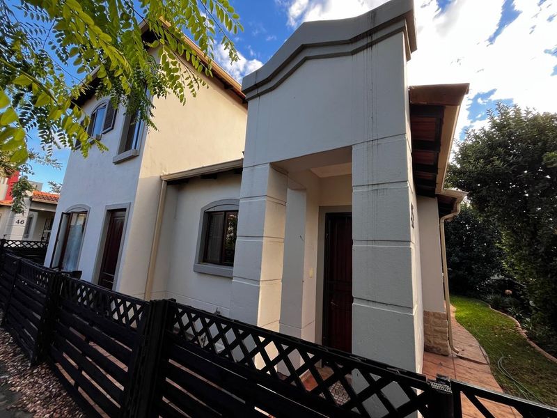 Spacious Modern Cluster with Private Garden and Estate Amenities - Photo 2