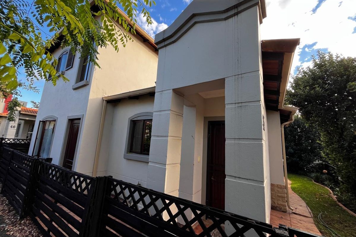 Spacious Modern Cluster with Private Garden and Estate Amenities - Photo 2