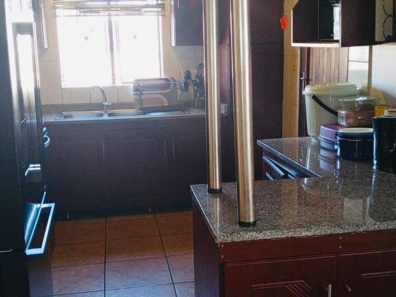 Spacious three Bedroom House in Danville - Photo 10