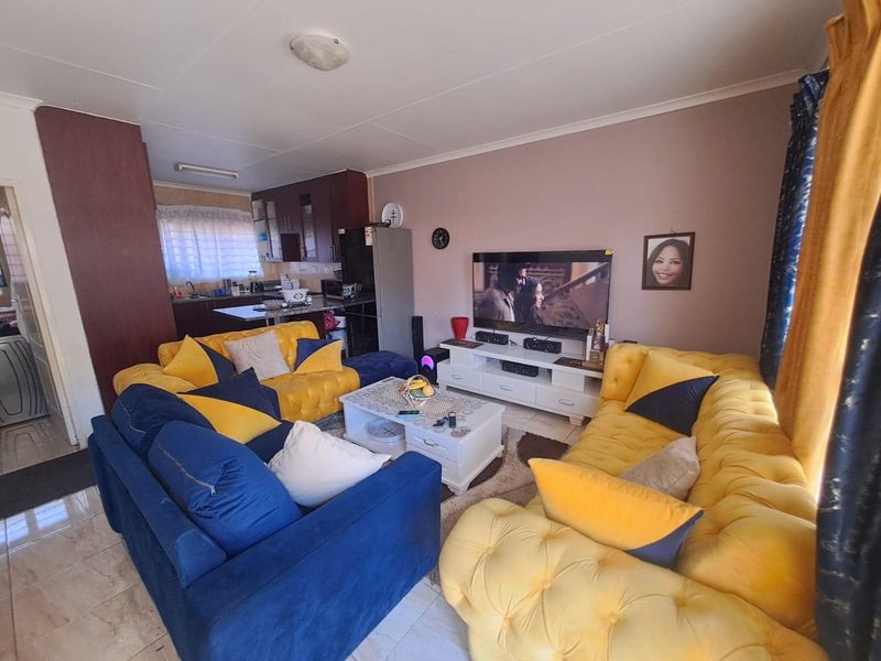 Multi-Tenanted House For Sale in Noordwyk, Midrand - Photo 10