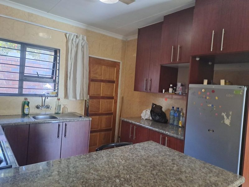 Multi-Tenanted House For Sale in Noordwyk, Midrand - Photo 9