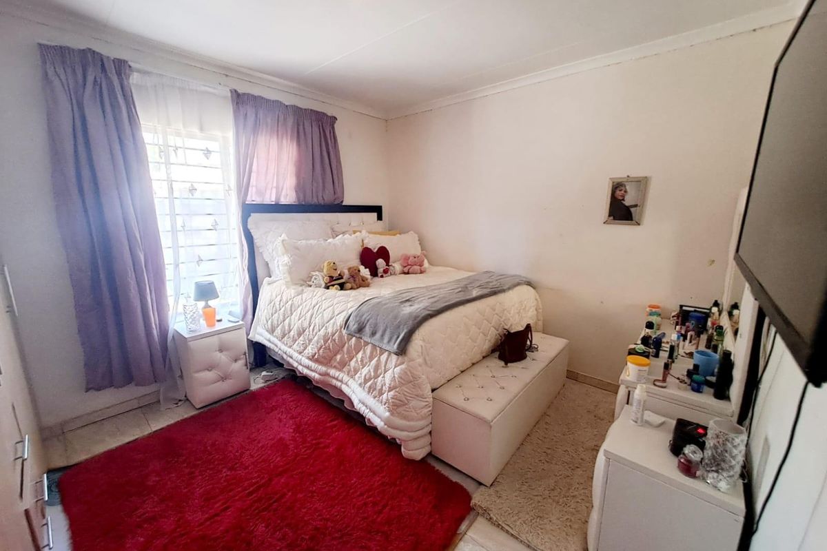 Multi-Tenanted House For Sale in Noordwyk, Midrand - Photo 5