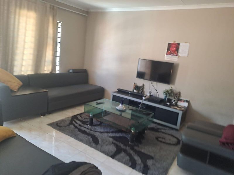 Multi-Tenanted House For Sale in Noordwyk, Midrand - Photo 3