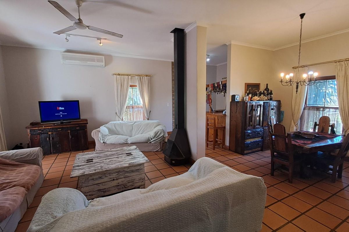4 Bedroom House For Sale in Die Wingerd, Malmesbury - Photo 4
