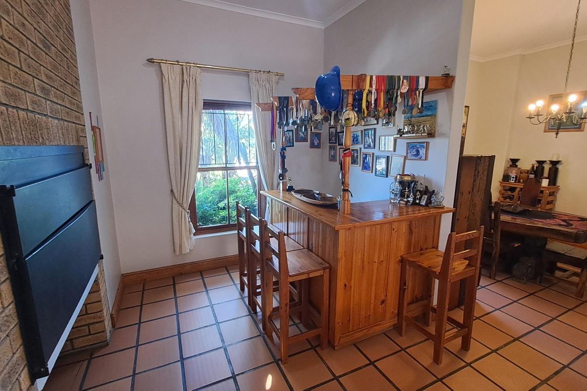 4 Bedroom House For Sale in Die Wingerd, Malmesbury - Photo 5