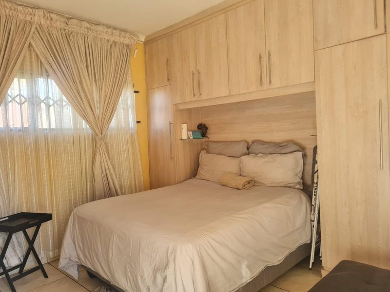 Cottage To Rent in Klippoortjie, Germiston - Photo 2