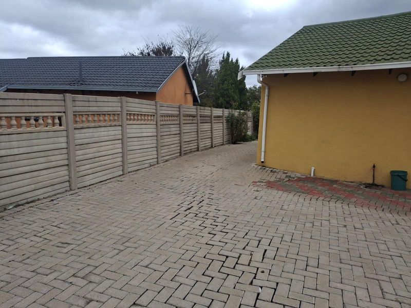 Cottage To Rent in Klippoortjie, Germiston - Photo 10