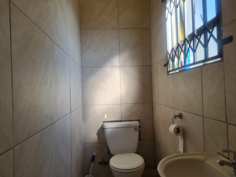 Cottage To Rent in Klippoortjie, Germiston - Photo 8