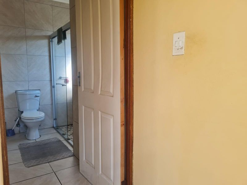 Cottage To Rent in Klippoortjie, Germiston - Photo 7