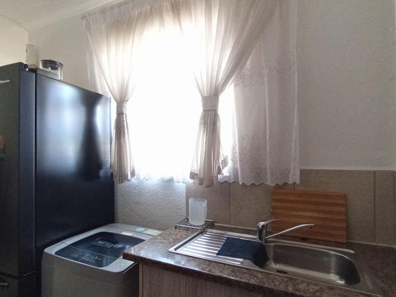 House For Sale in Vanderbijlpark - Photo 7