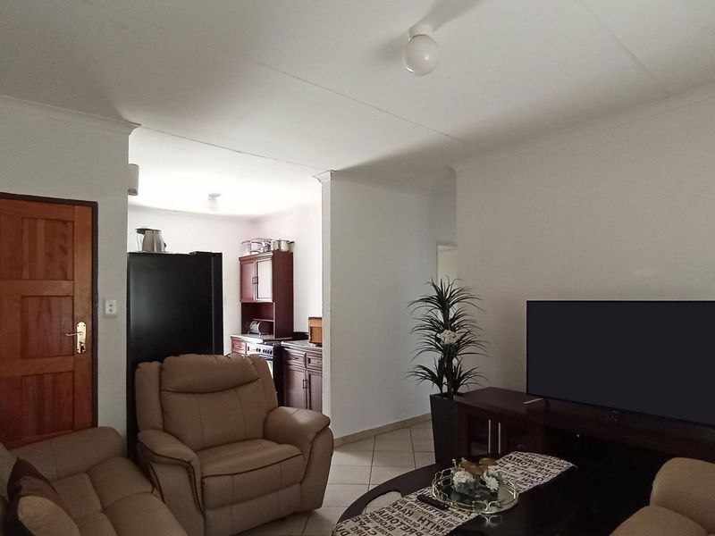 House For Sale in Vanderbijlpark - Photo 5