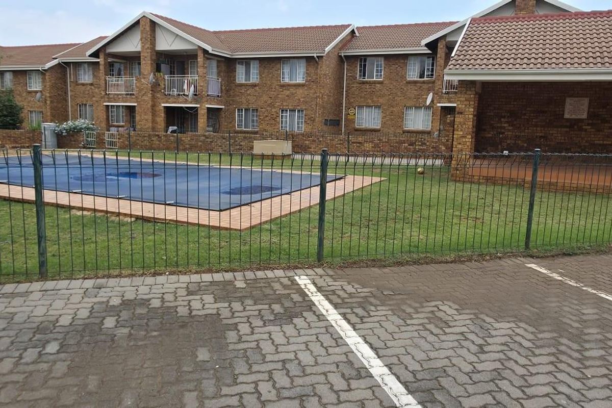 2 Bedroom, 1st floor apartment for Sale in Highveld Centurion - Photo 2
