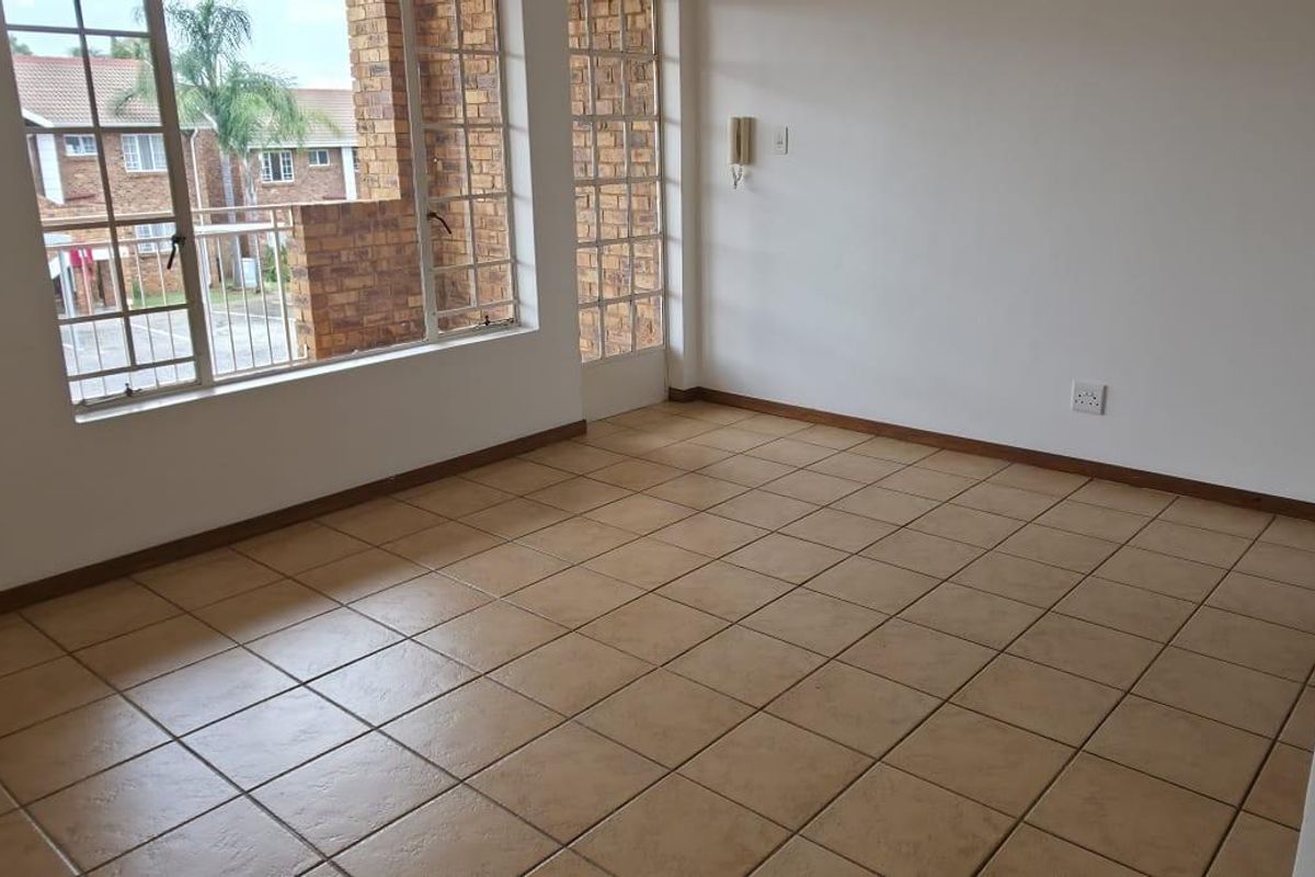 2 Bedroom, 1st floor apartment for Sale in Highveld Centurion - Photo 5